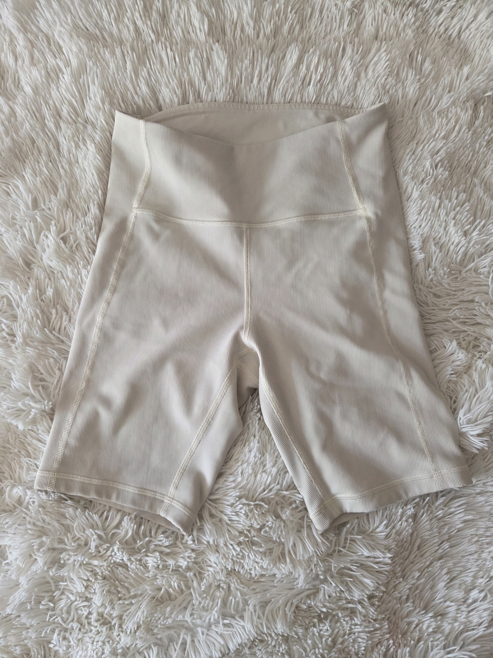 Lululemon Ribbed Contoured Lined High-Rise Short 8" - White Opal